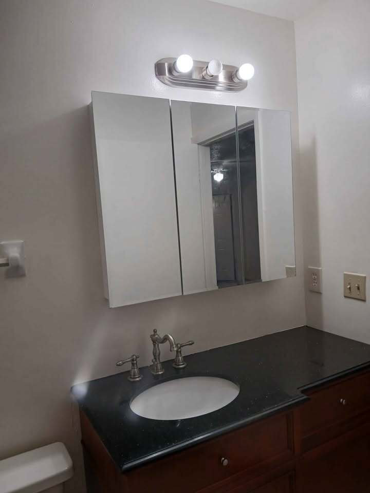 Building Photo - 9021 W Highland Pines Dr