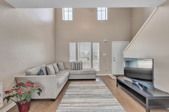 Building Photo - 2400 Pintail Loop