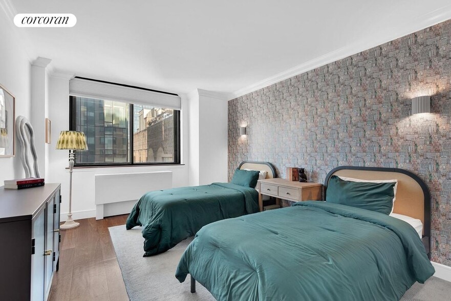 Building Photo - 280 Park Ave S