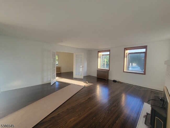 Building Photo - 59 Mendham Ave