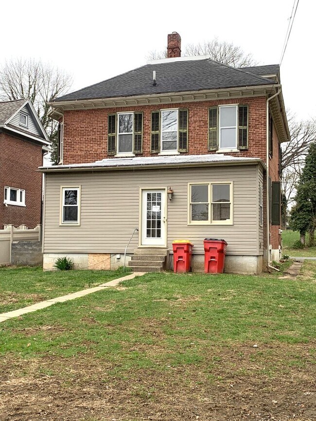 Building Photo - 218 N Prince St