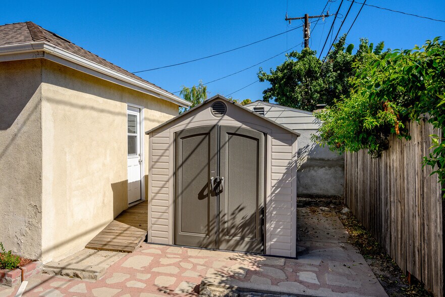 Building Photo - 2930 Mayfield Ave