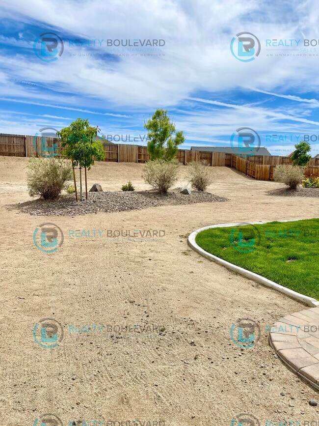 Building Photo - Welcome to your dream home in Spanish Springs, nestled off the serene Calle de la Plata.  2 Year ...