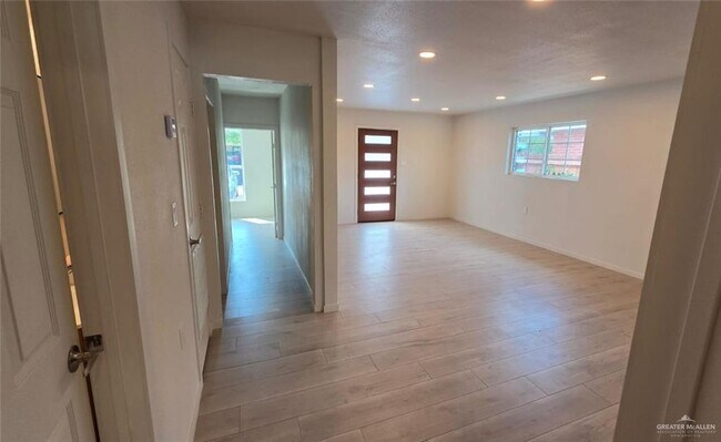 Building Photo - 506 N 36th St