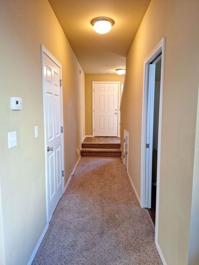 Building Photo - Central Valley Area - 2 Story Home (3Bed, 2.5 Bath)