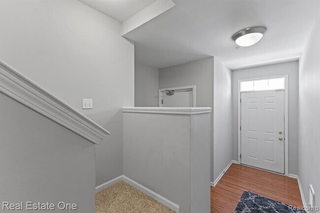 Building Photo - 3091 Camden Dr