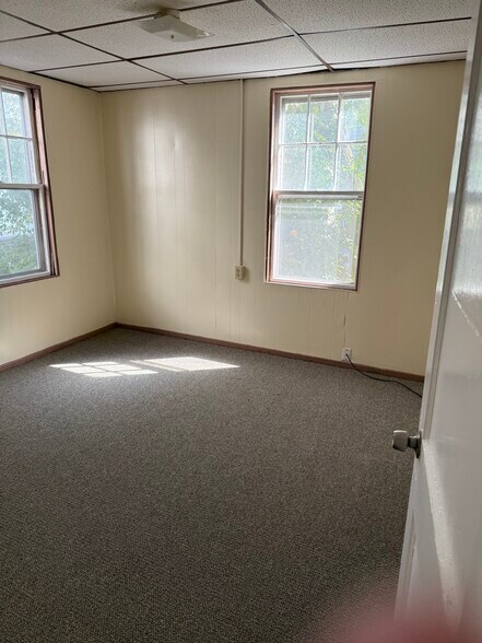 Building Photo - 47 Juniper St