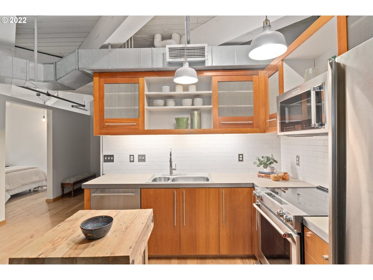 Building Photo - 1420 NW Lovejoy St