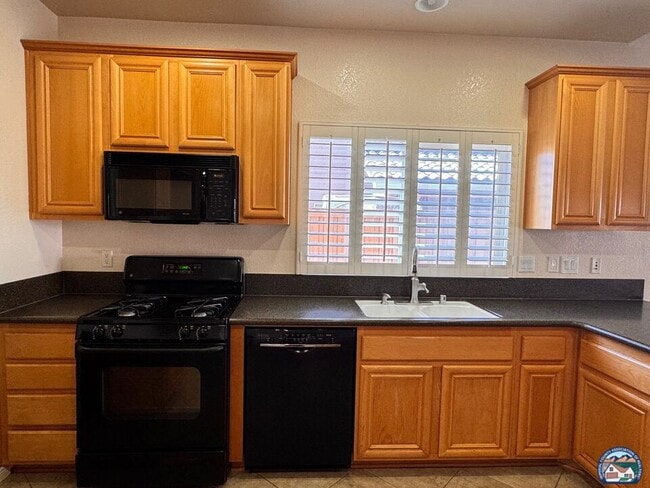 Building Photo - 2640 Lenrey Ave