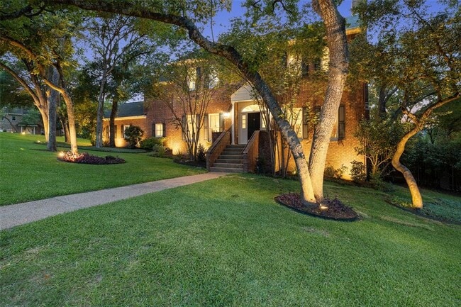 Building Photo - 2922 Thousand Oaks Dr