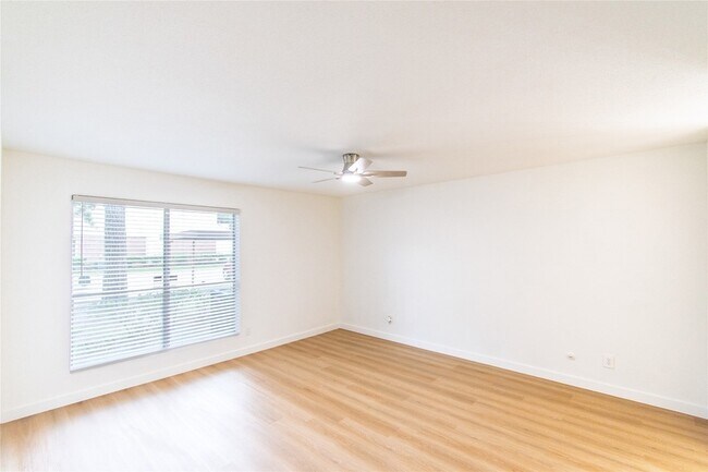 Building Photo - 14555 Wunderlich Dr