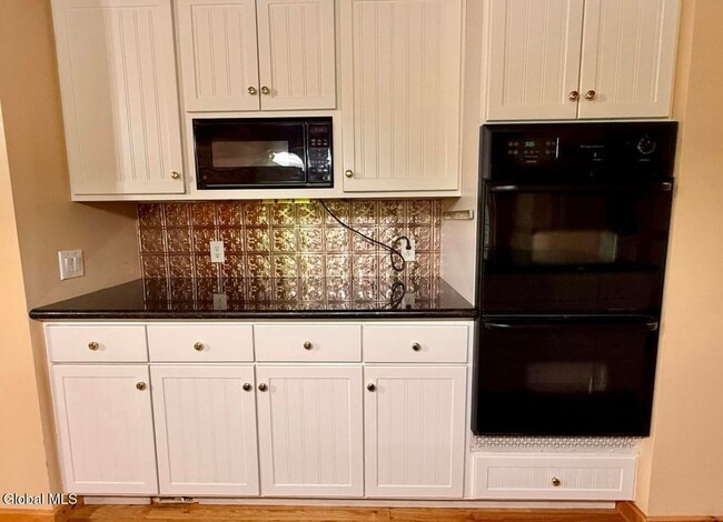 Building Photo - 7 McGowan Way