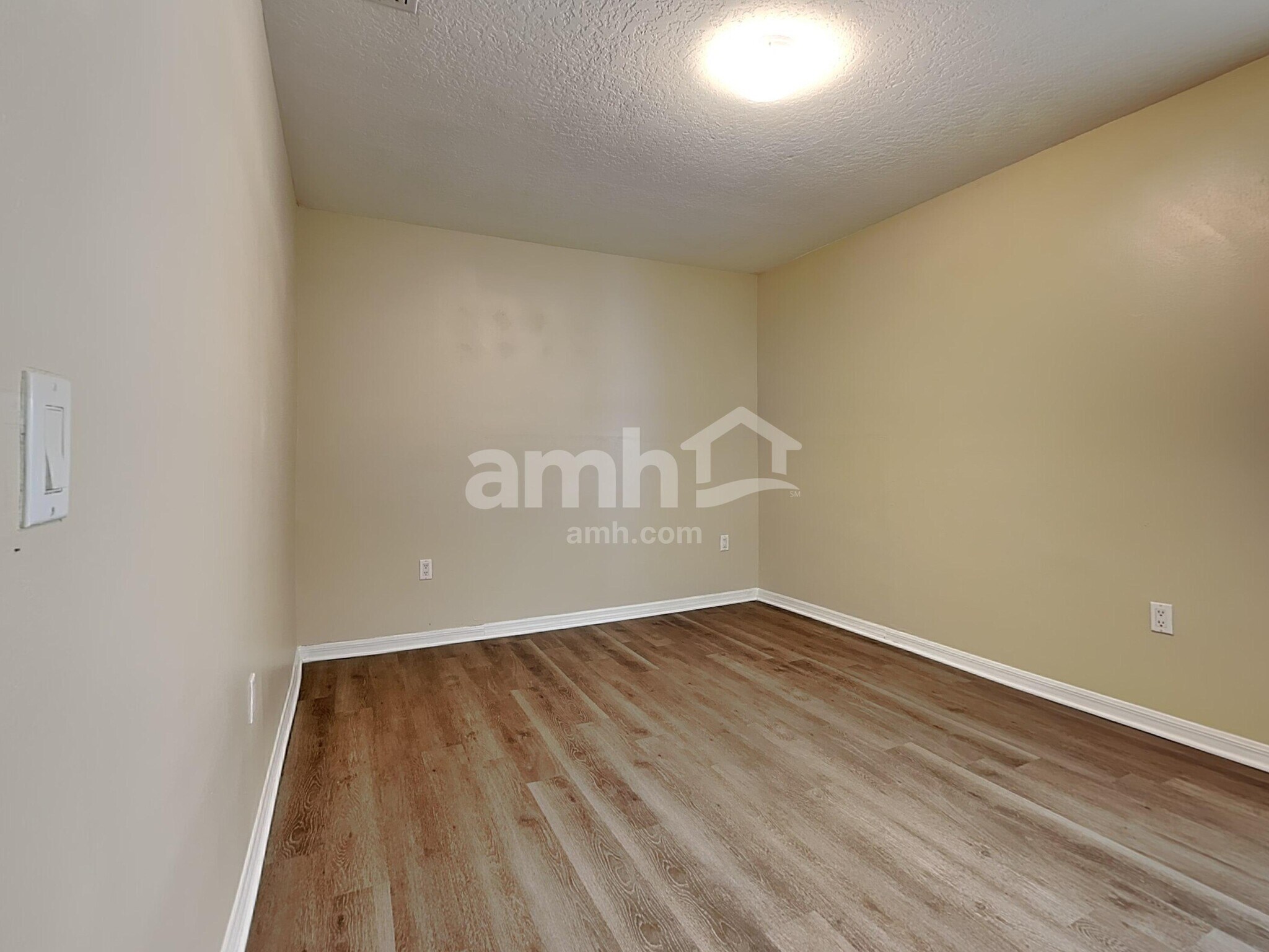 Building Photo - 10512 Boyette Creek Blvd