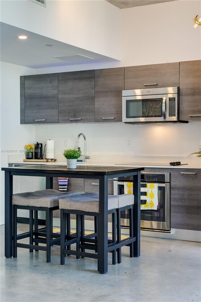 Building Photo - 151 SE 1st St