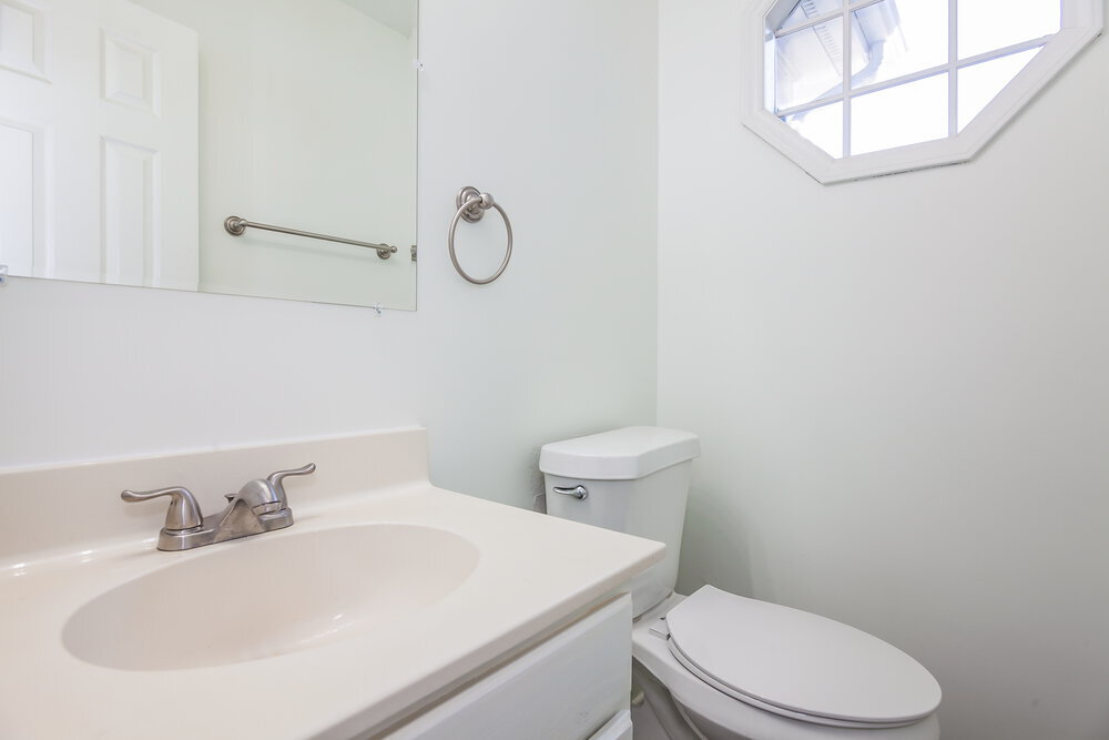 Building Photo - 9313 Fairmead Dr