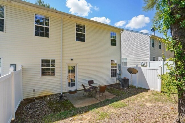 Building Photo - 7420 Abigail Glen Dr