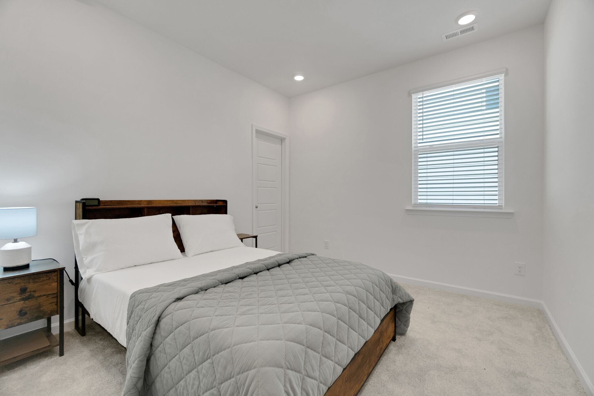 Building Photo - 12129 Rowan Hill Dr