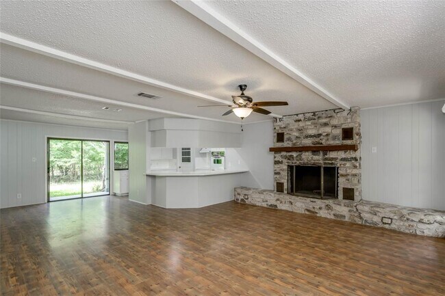 Building Photo - 18641 Camino Real