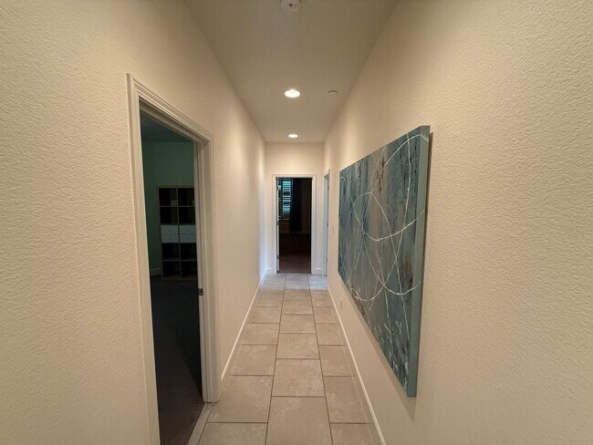 Building Photo - Beautiful Home in Springlake