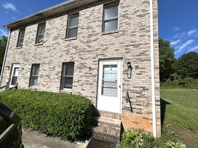 Primary Photo - 4707 Grassy Creek Rd