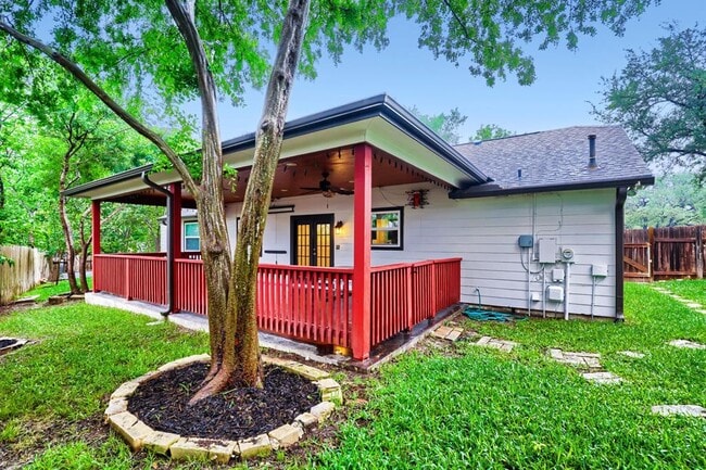 Building Photo - 12100 Clickett Cove