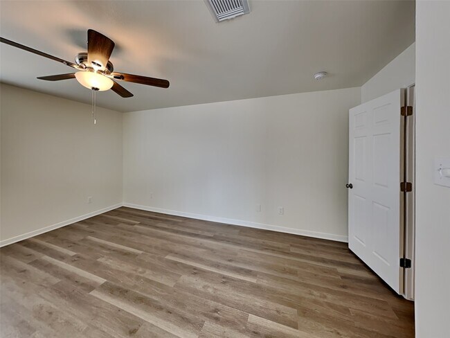 Building Photo - 28918 Village Creek Loop