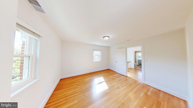 Building Photo - 11 Indian Spring Dr