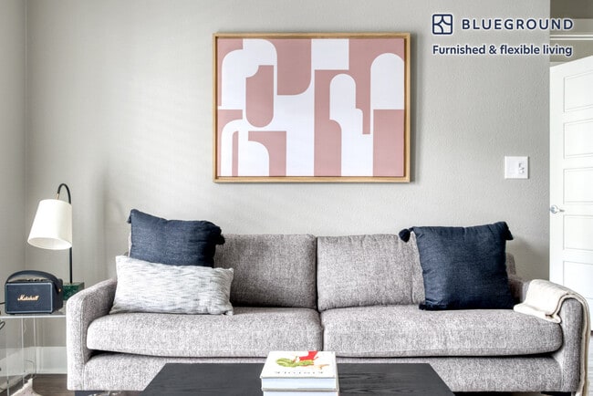 Building Photo - 1620 E Riverside Dr