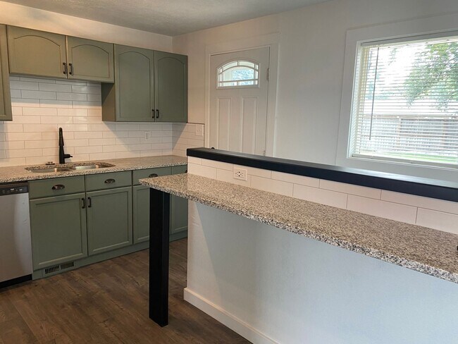 Building Photo - Completely Remodeled Northwest Area 3 Bedr...