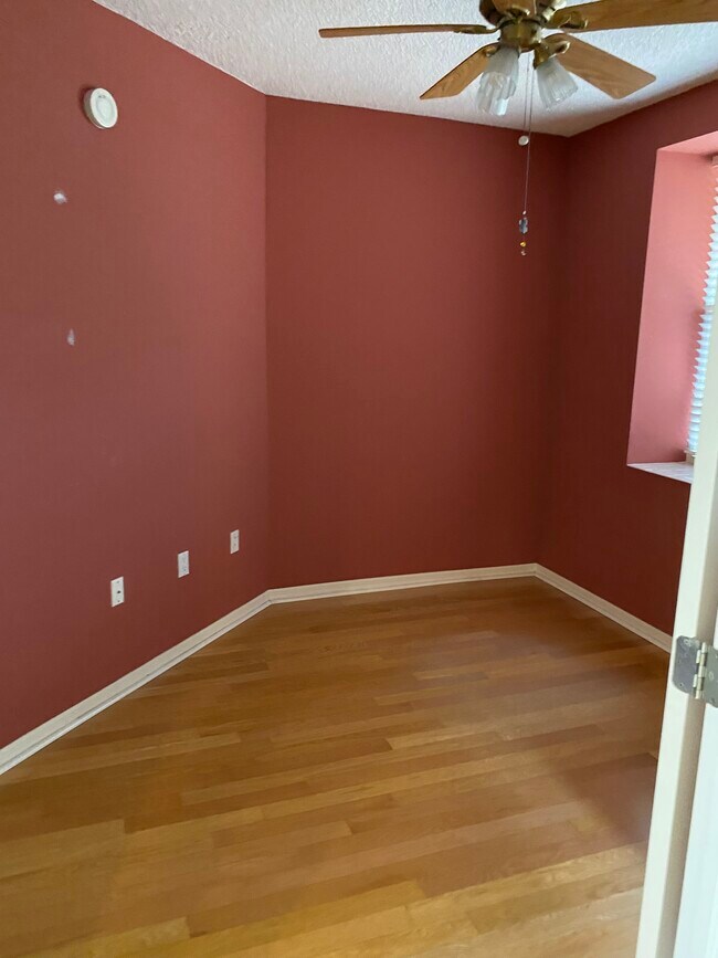 den/or 3rd bedroom - 6551 Shoreline Dr