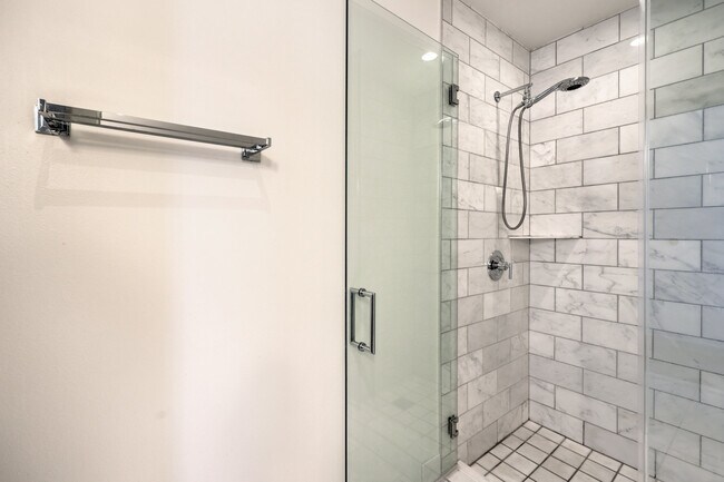 Building Photo - 4471 Dean Martin Dr