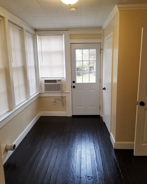 Laundry Room - 240 Beauregard St