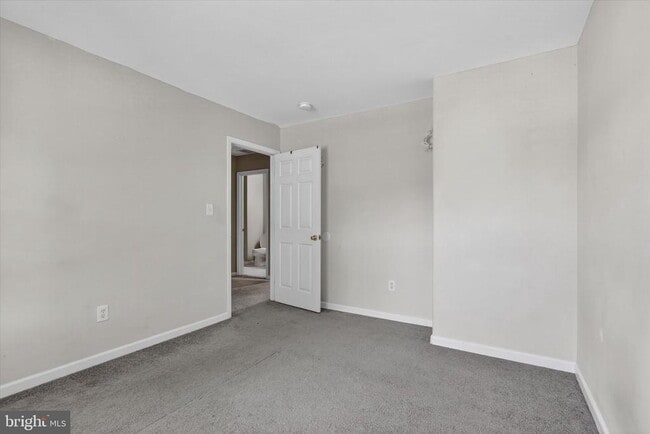 Building Photo - 507 S Fairview St