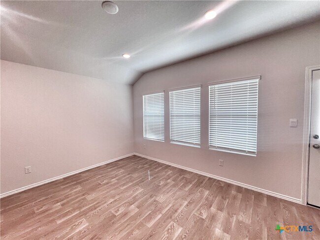 Building Photo - 1644 Layne Lp
