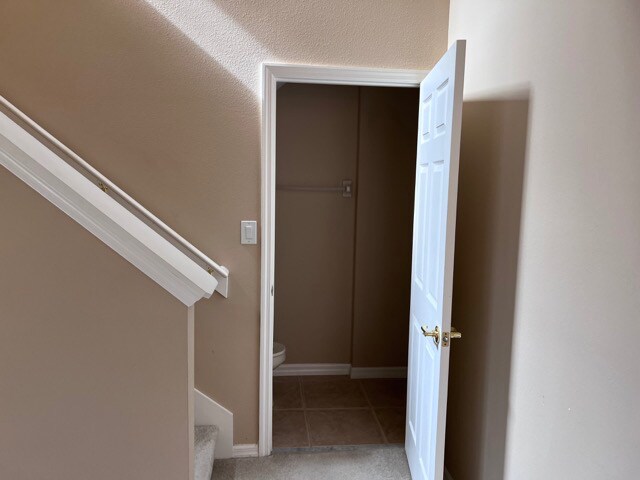 Building Photo - 2160 Retreat View Cir