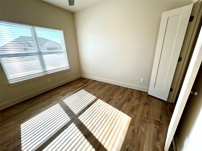 Building Photo - 3704 Kala Dr