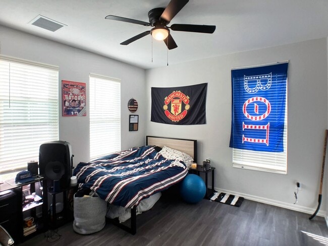 Building Photo - Porter's - New 5 Bedroom, 5 Bathroom House