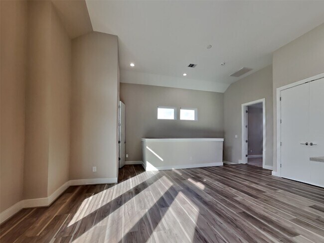 Building Photo - 5902 Gardendale Dr