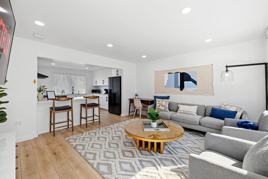 Building Photo - 321 N Gertruda Ave