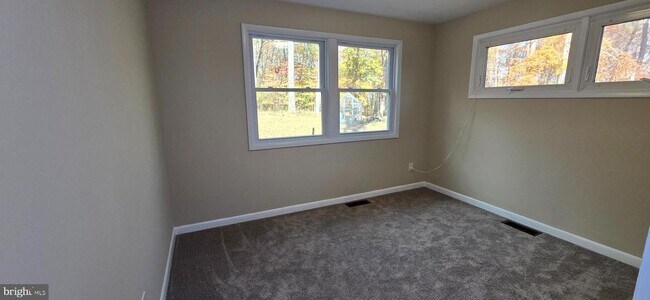 Building Photo - 7613 Locust Ln