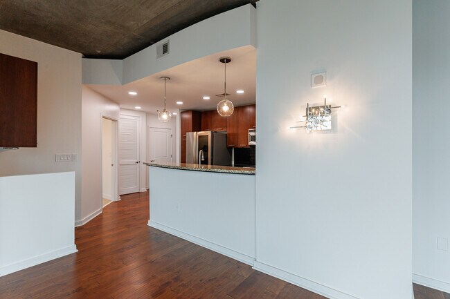 Building Photo - 3324 Peachtree Rd NE