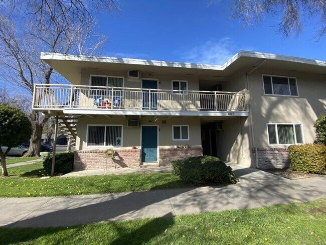 Building Photo - 542a