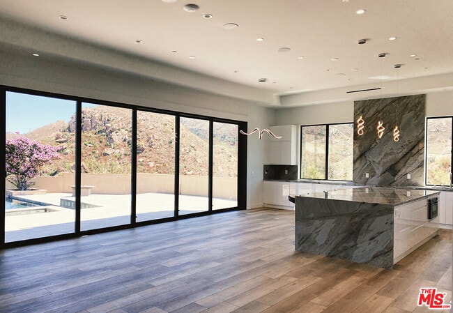 Building Photo - 1700 Cadenhorn Dr
