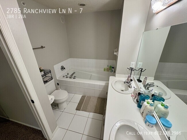 Building Photo - 2785 Ranchview Ln N