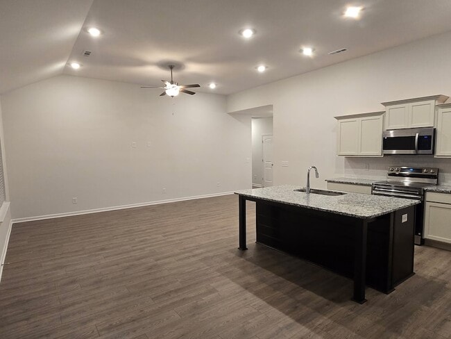 Building Photo - 229 Republic St