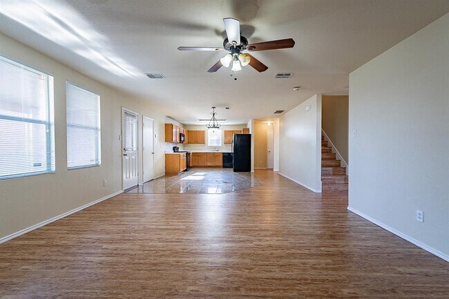 Building Photo - 1000 Bumble Bee Dr