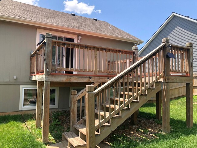 Building Photo - 2132 Shenandoah Dr