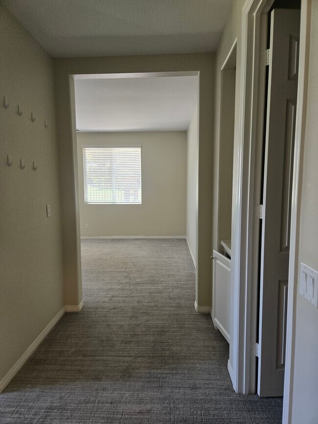 Building Photo - 3649 Mountain Shadows Ct