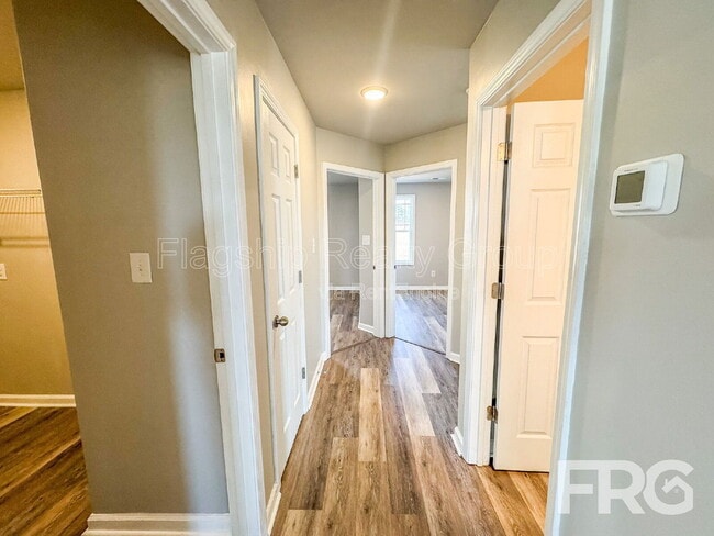 Building Photo - 102 Michael Thomas Pl