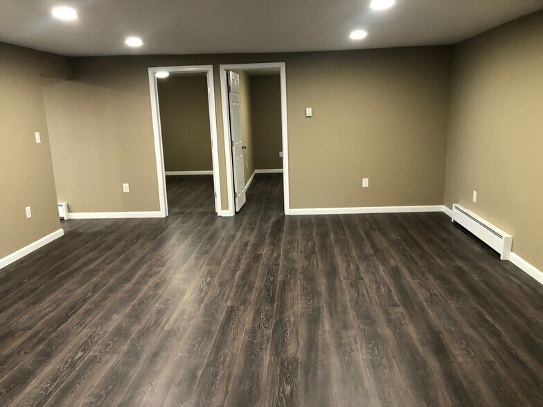 Building Photo - 355 S Hokendauqua Dr